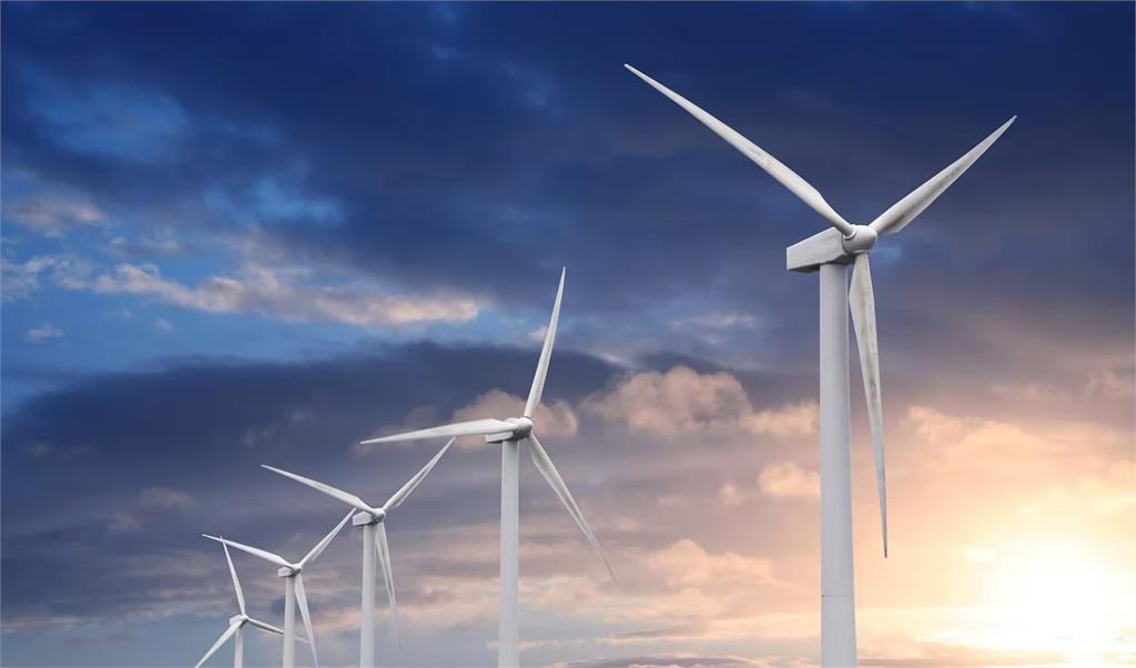 麗升能源攜手開鴻能源 佳冬開發漁電共生案場