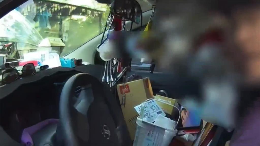 摃上開花！　警逮車手　還抓到接應情侶車上有毒品
