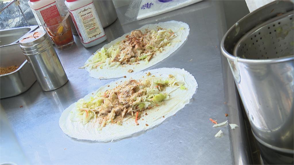 年輕老闆的潤餅店　高麗菜清脆有嚼勁秘訣是這個