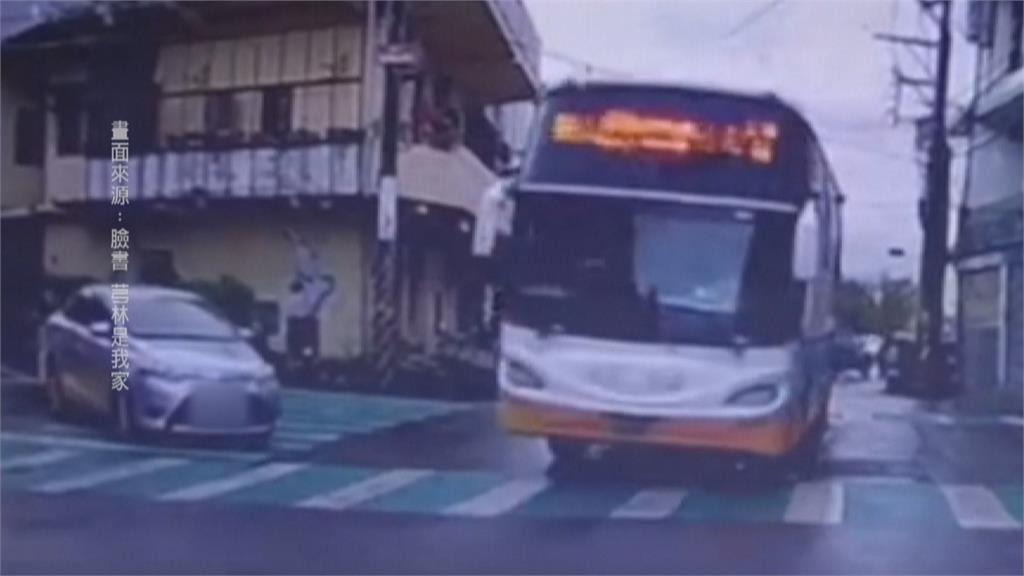 闖紅燈！ 飆速公車學生驚嚇 客運懲處司機 將扣除行車安全獎金