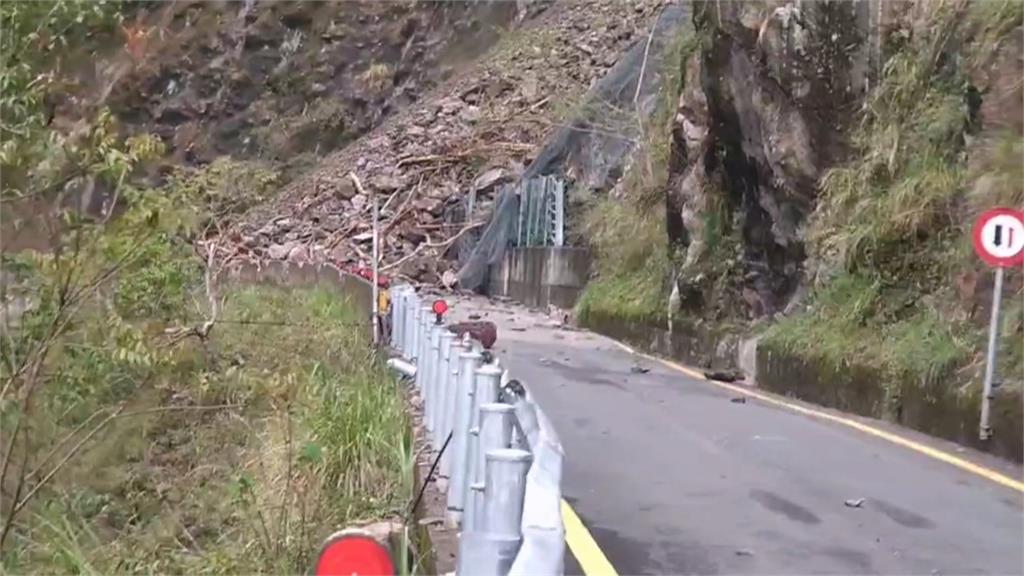 中橫便道落石坍方交通中斷 緊急封路搶修