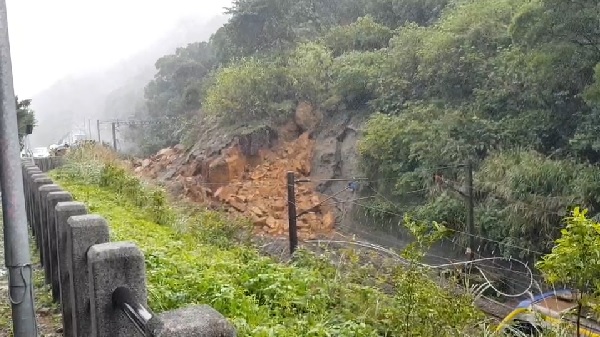 快新聞／台鐵北迴線中斷！ 估4天才能修復 旅客搶搭客運、航空加開班機