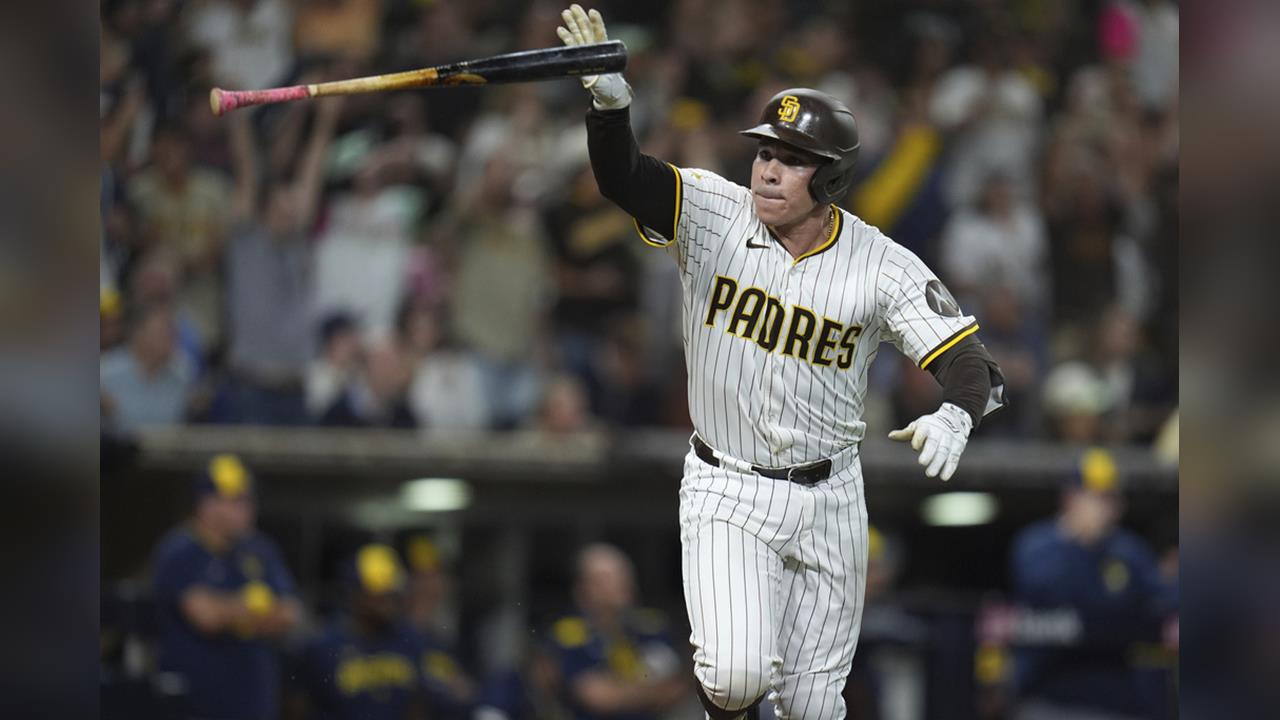 MLB(影)／延長賽再見安打險勝釀酒人！　教士連兩年晉級季後賽劇本都不同