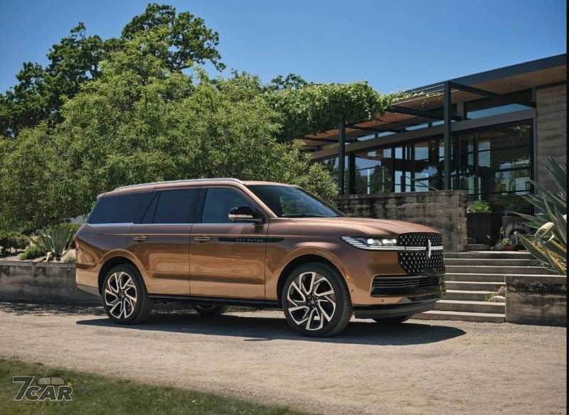 全新面容、科技配備上身　新一代 Lincoln Navigator 圓石灘車展亮相