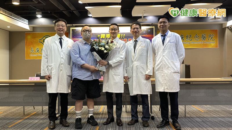 眼底竟長惡性腫瘤！4旬港男跨海求醫　長庚醫：症狀易與常見眼疾混淆