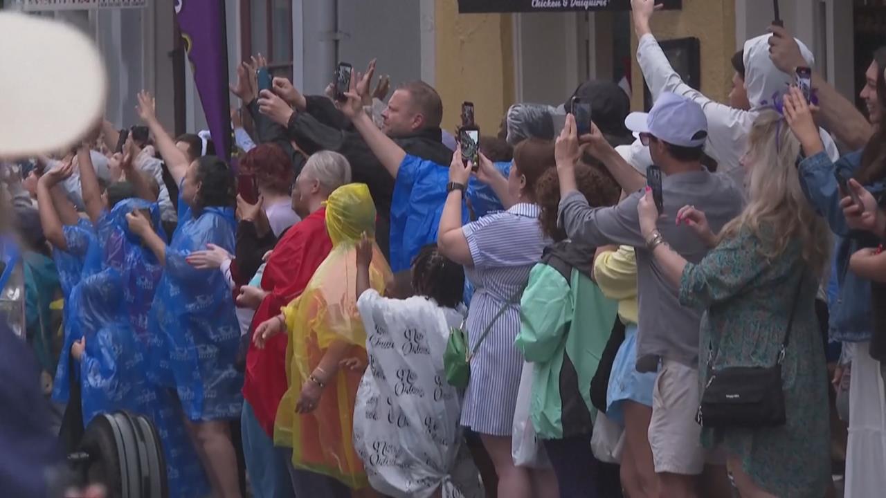 全球歡慶復活節！葡萄牙神父重機遊行　動物園「食物藏彩蛋」