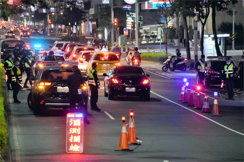 快新聞／知法犯法！高雄警官酒駕還向員警稱「自己人」　下場曝光