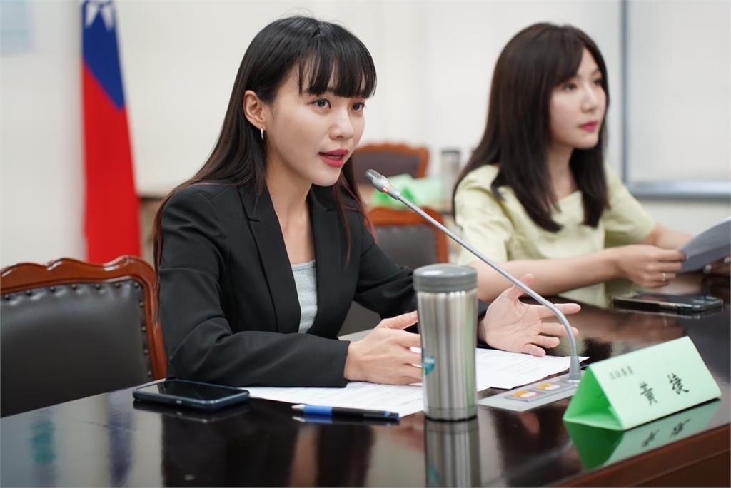 快新聞／藍劍指黨產會、放話嚴審媒宣費　黃捷回嗆造謠：開放政府很容易檢驗