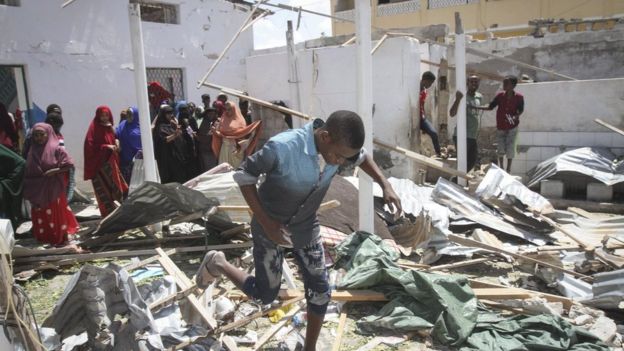 索馬利亞首府遭自殺炸彈攻擊 至少6人死亡