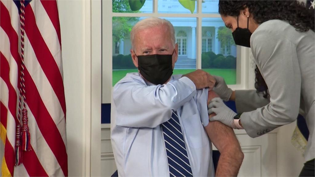美國開打BNT加強針　總統拜登以身作則接種