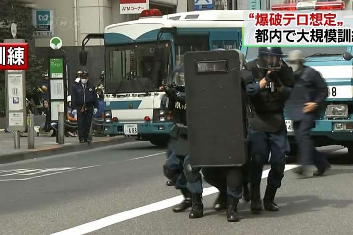 東京新宿反恐演練 出動500人場面逼真