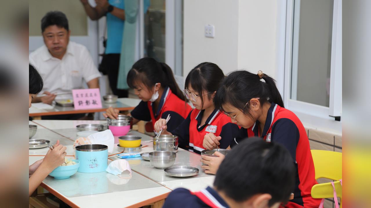 快新聞／嘉義縣跟進了！「高中及國中小營養午餐全面免費」　9月起實施