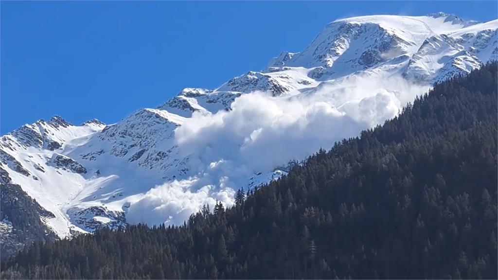 快新聞／巨大雪牆崩落畫面曝光！　法國阿爾卑斯山雪崩釀4死