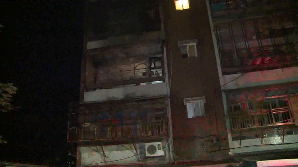 淡水公寓凌晨惡火 母子3人受困獲救