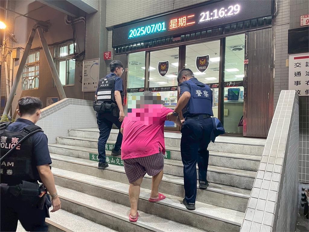 失智婦買冰走失6公里 龜山警暖心助團圓