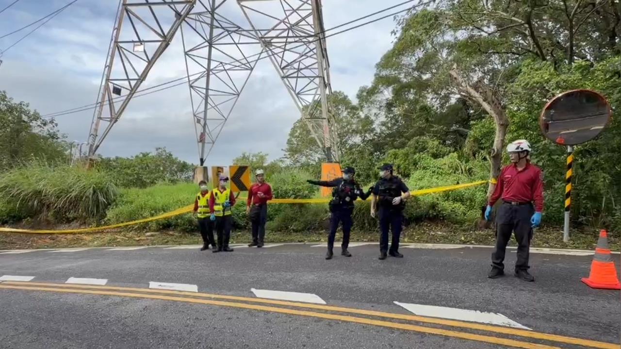 獨家／桃園虎頭山環保公園「1男子詭掛電塔」　已無生命跡象