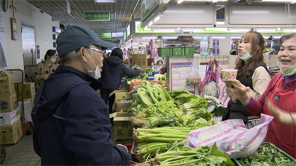 寒流來襲菜價飆！低溫生長慢 用量大 花椰菜、高麗菜漲2成  婆婆媽媽買不下手
