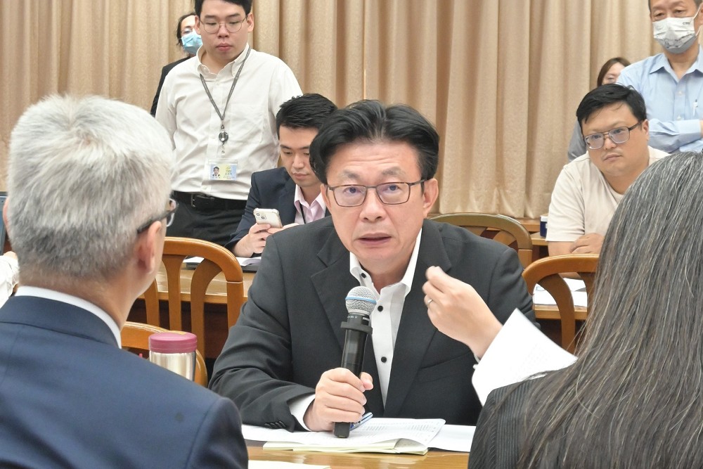普發現金、不排富、擴大弱勢照顧　民進黨團共識推動政院拍板