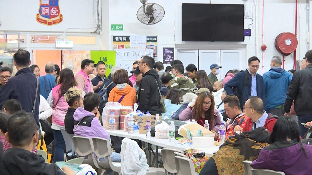 宏福苑倖存者無家可歸 民間自發捐贈物資.組義工隊送暖