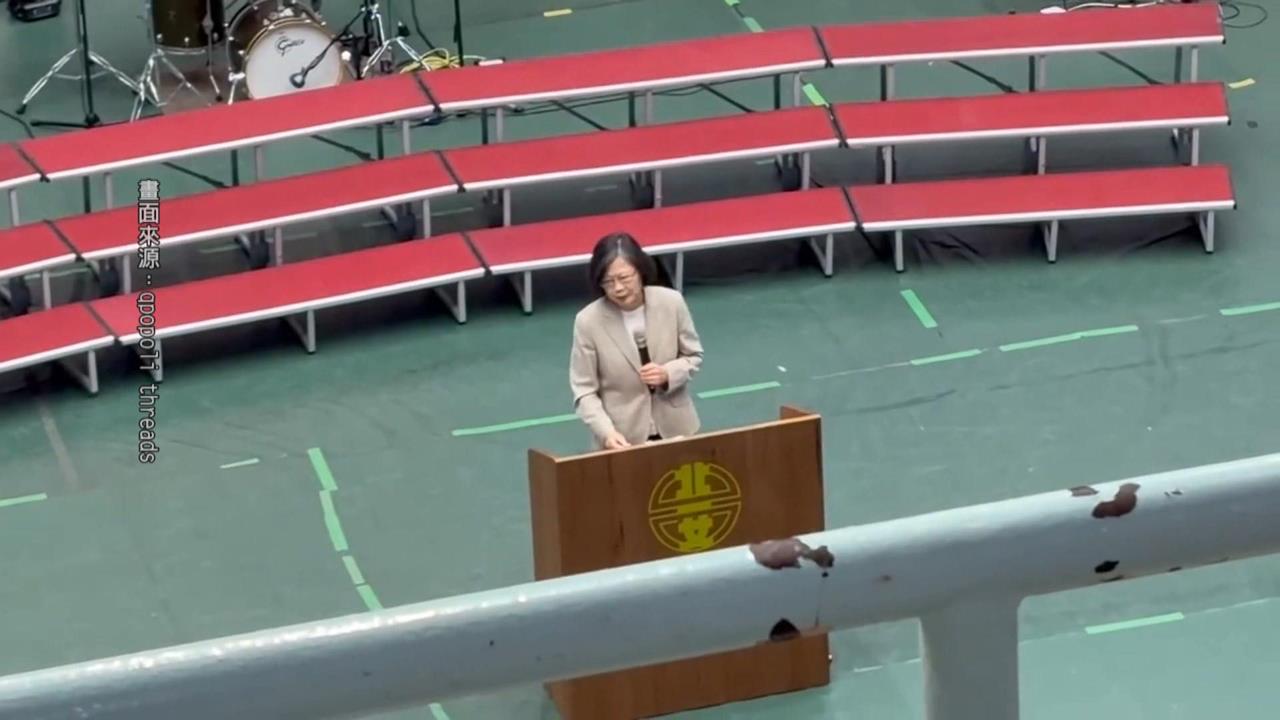 總統級畢業祝福！　小英驚喜現身北一女勉勵「保持好奇」