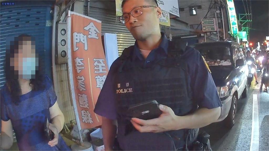 女駕車半途突熄火癱瘓車流 警民合力排除故障恢復通行