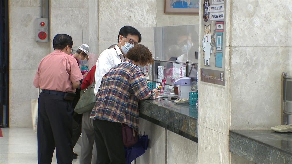 央行強勢守匯金檢抓禿鷹　台幣穩住3字頭　盤中震盪大
