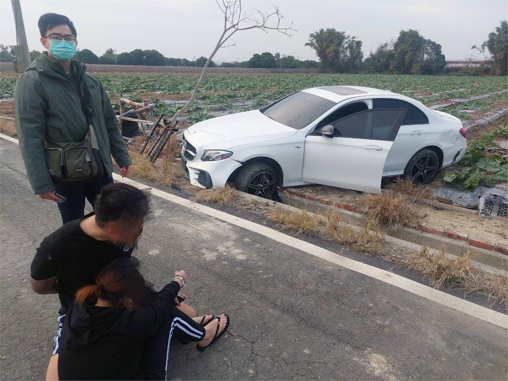 超衰車商！　假試車油門一踩就開走　　兩百萬賓士被撞爛