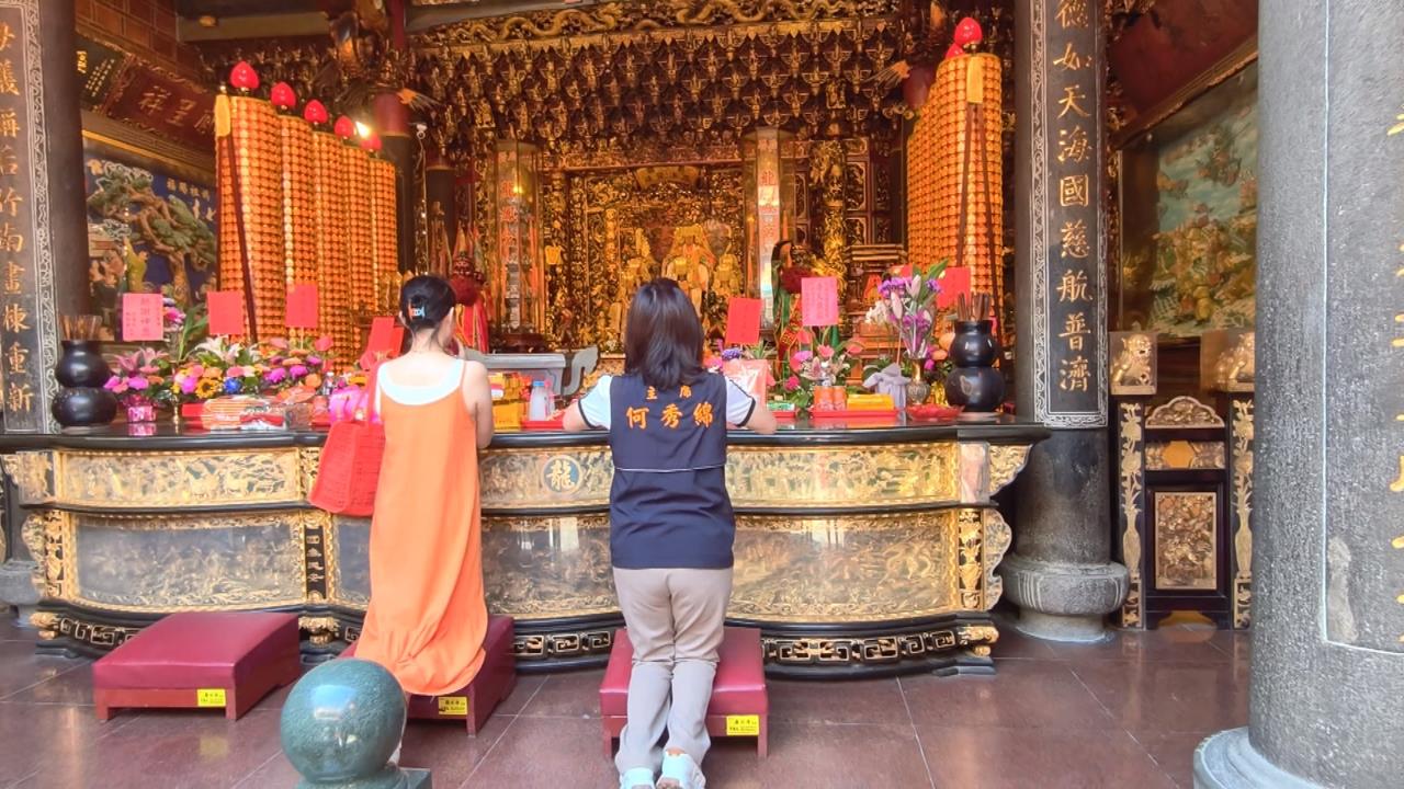 竹南驚見"巨大雕像"背影像雞 真相曝光是"媽祖神像"
