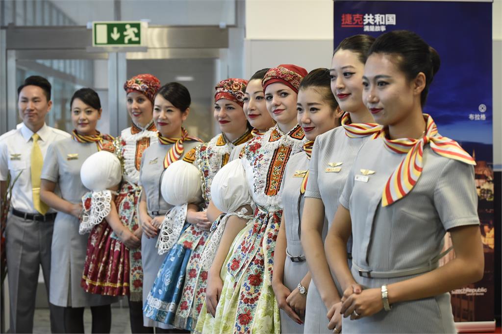 連這都要控管？中國海南航空限制空姐體重「超過10%」停飛被罵翻