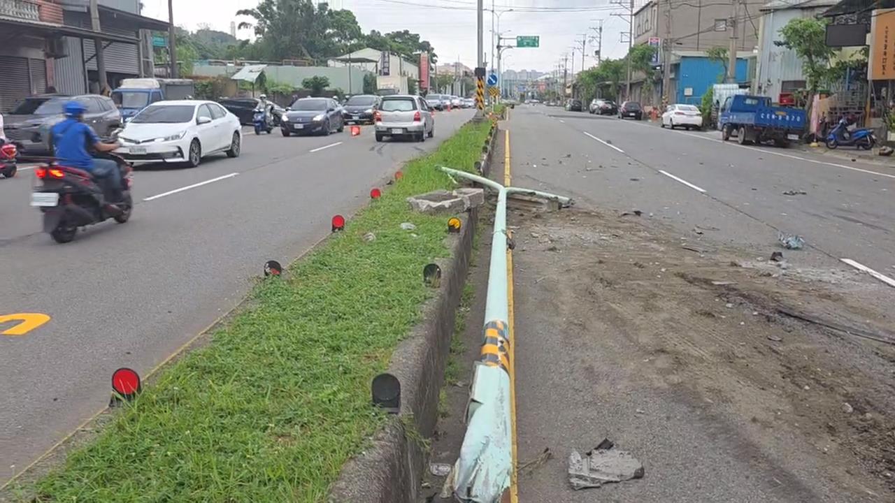 恍神釀禍？桃園卡車衝對向撞轎車　兩車毀損慘重