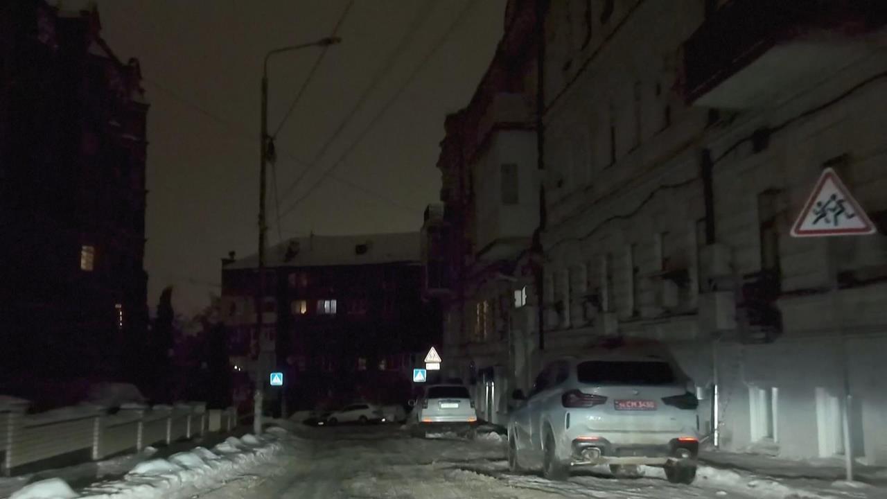 俄軍空襲重創電網！　烏克蘭民眾嚴冬無暖氣可用