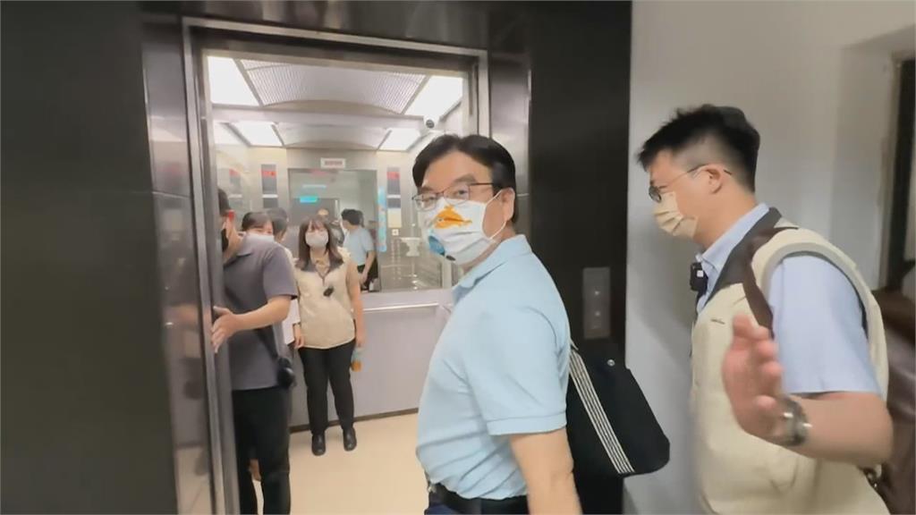涉嫌濫用公務車+特支費！　台南研考會主委50萬交保