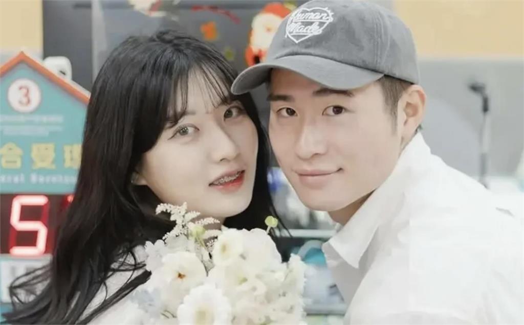 中職／桃猿捕手宋嘉翔結婚了！新娘竟是台鋼雄鷹女神「一粒」親姐姐