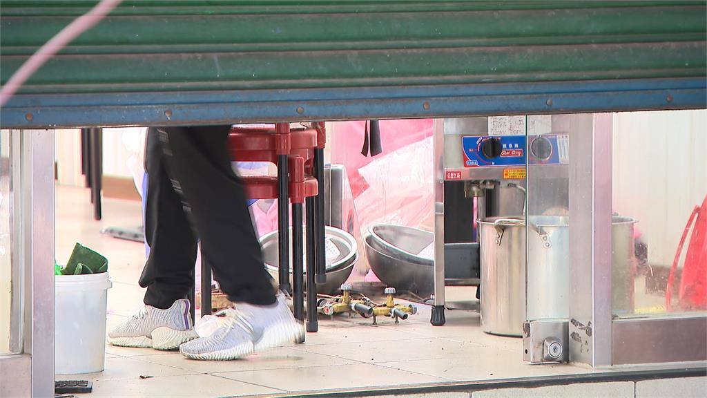 抹布水牛肉麵店確定退租歇業　強調擰抹布水員工非兒子