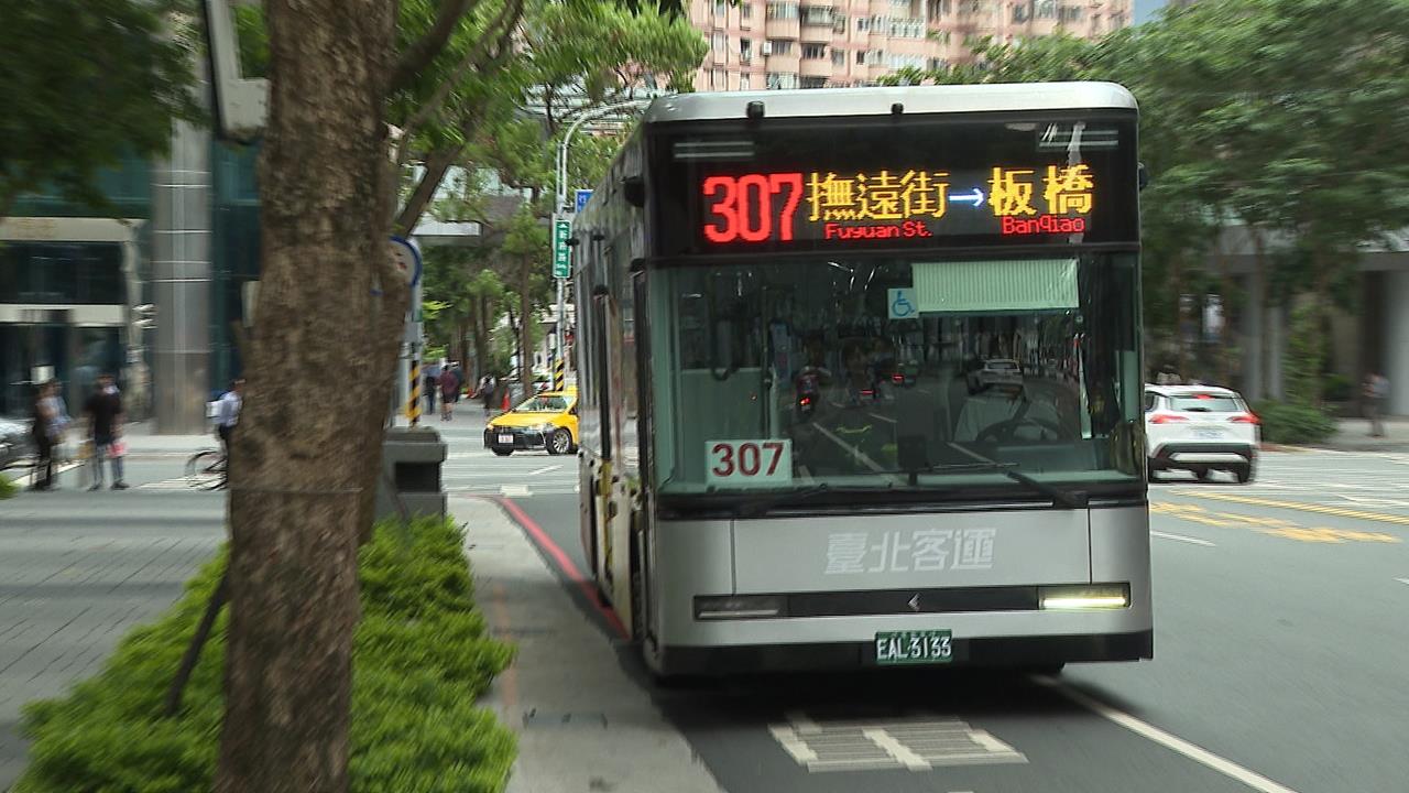 李四川稱307公車上國道　議員酸：還想選新北市長？