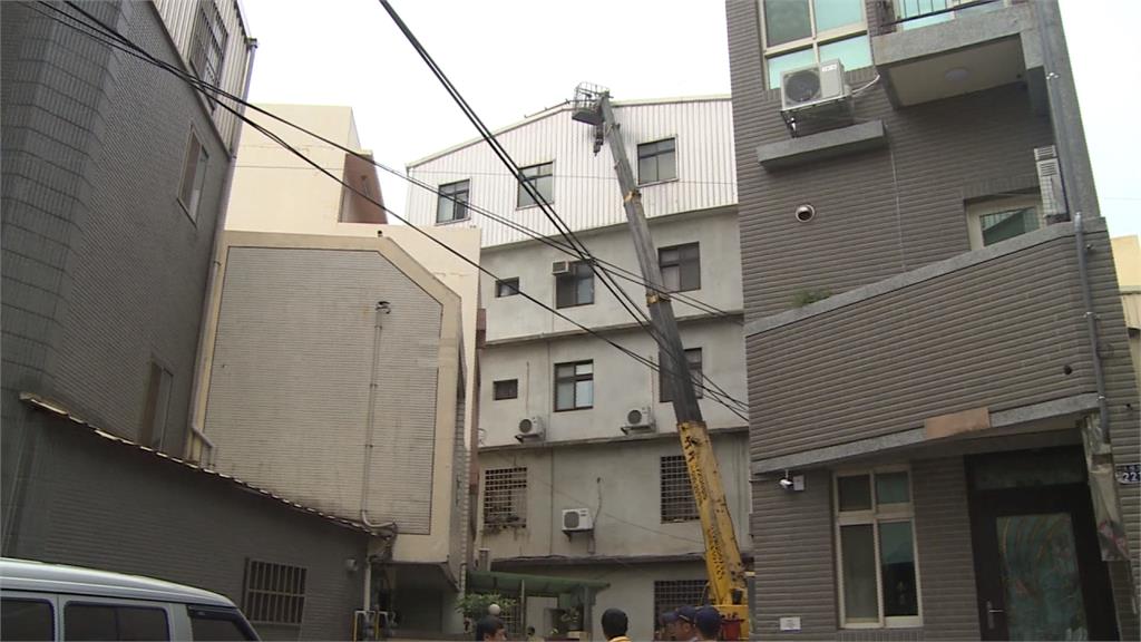 誇張違建隔24間套房出租 竹市府強制拆除