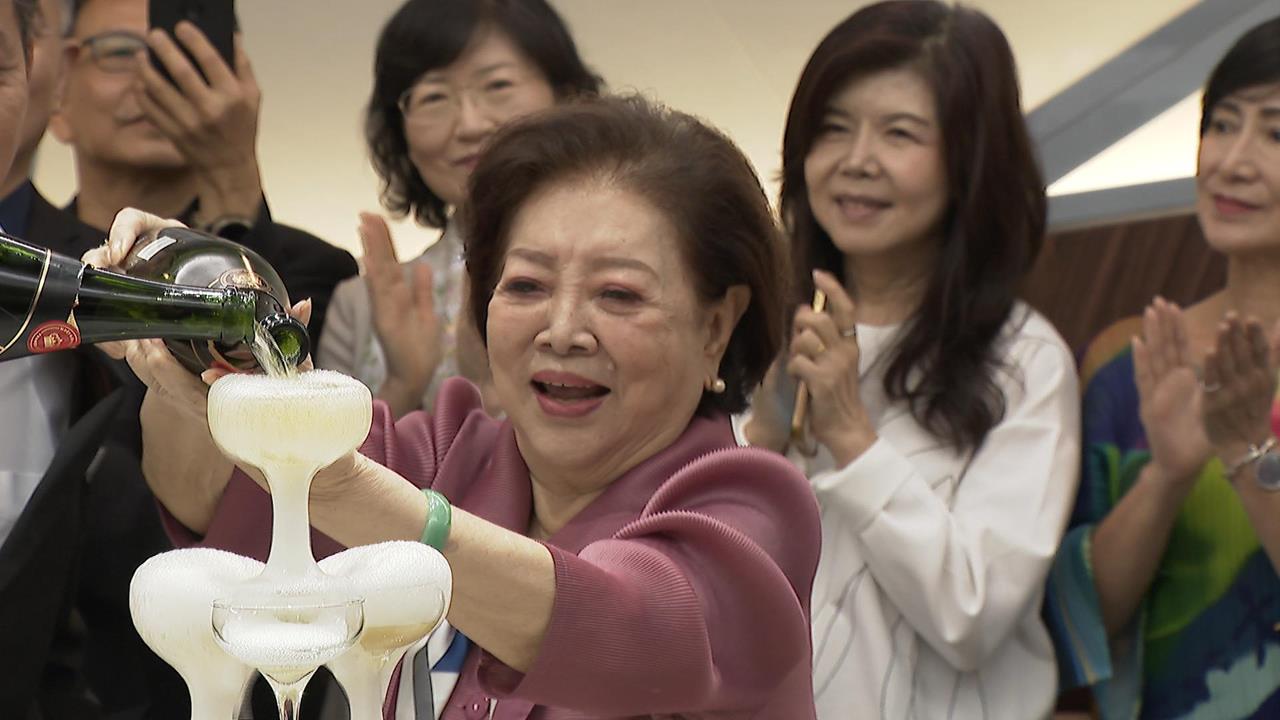 台藝大慶70歲生日! 陳淑芳現身祝賀 Lulu婚後首露面 致詞意外放閃