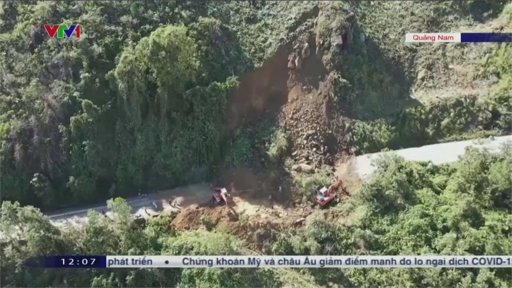 颱風莫拉菲侵襲越南中部土石流53人被掩埋至少16死