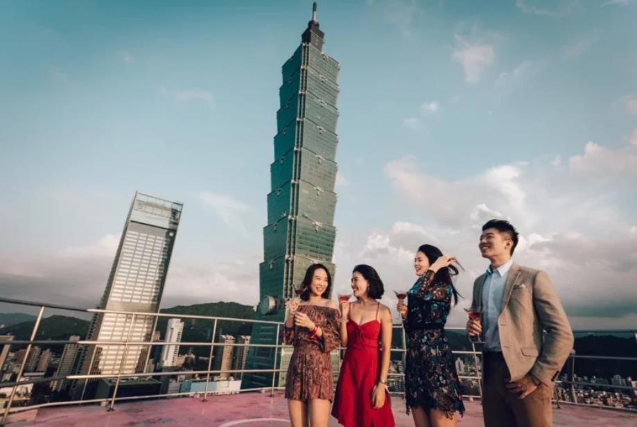 台北君悅31周年慶首度公開酒店頂樓停機坪