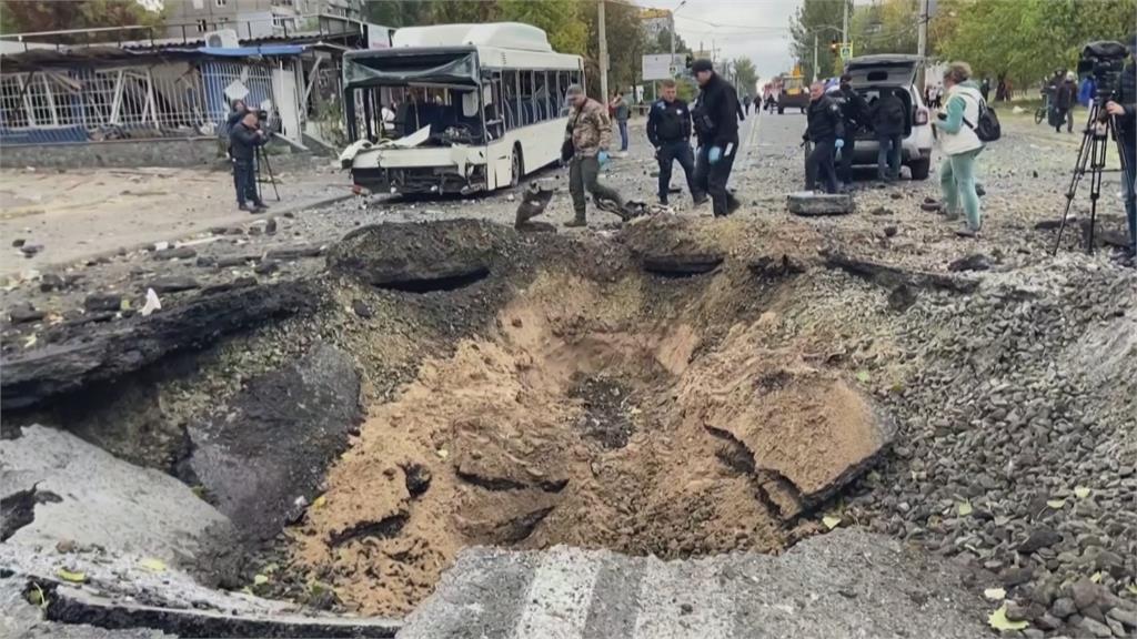 俄轟炸烏克蘭多地死亡增至14人　澤倫斯基批俄恐怖攻擊