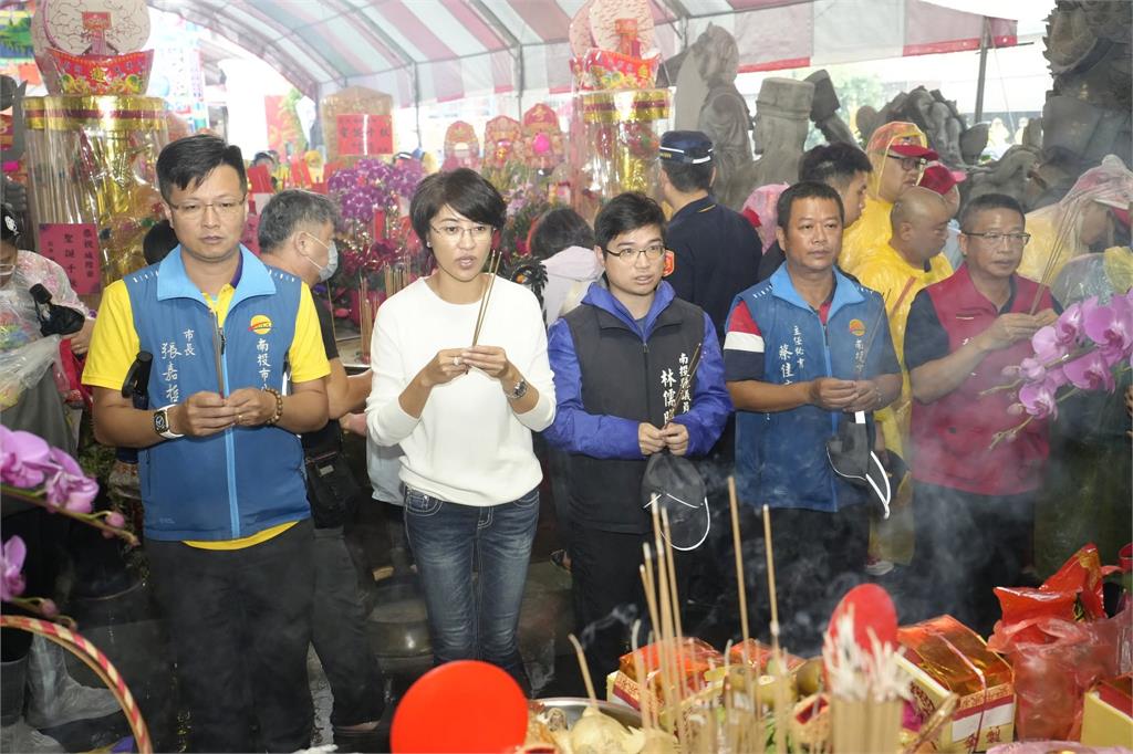 夫人被爆「婚後出軌前男友」對話、親密照遭外流!南投市長「綠帽疑雲」發聲了