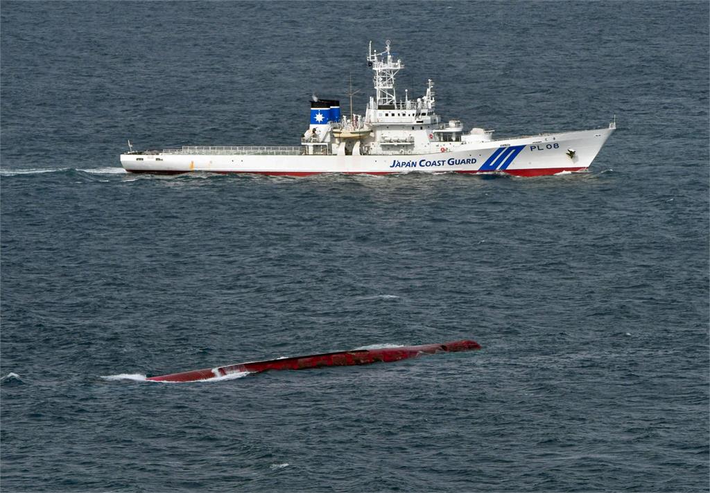 日神戶港附近海域船隻相撞　3人落海救起兩人　1人仍失蹤