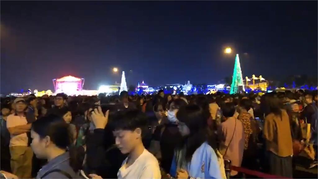 台灣燈會人潮擠爆！連假首日湧167萬人