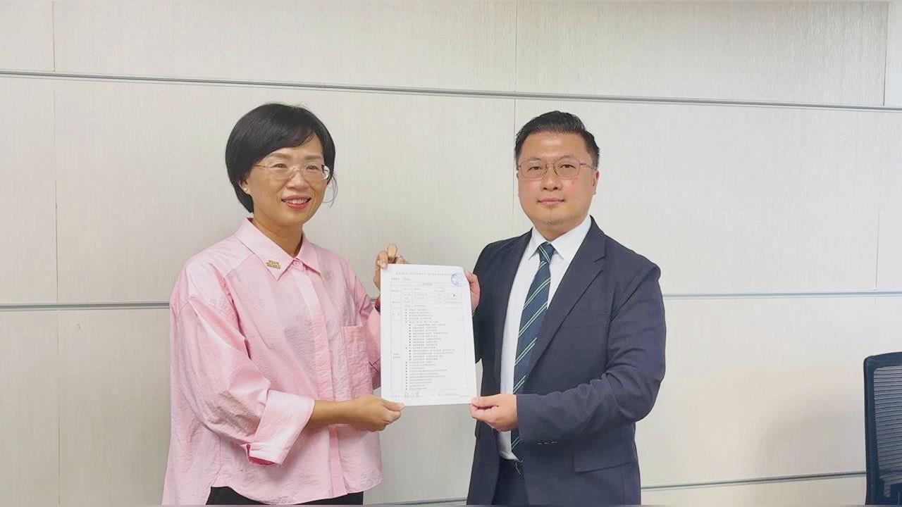 快新聞/十年磨一劍終出鞘!蘇巧慧表態參選新北市長 赴黨中央遞交意願書
