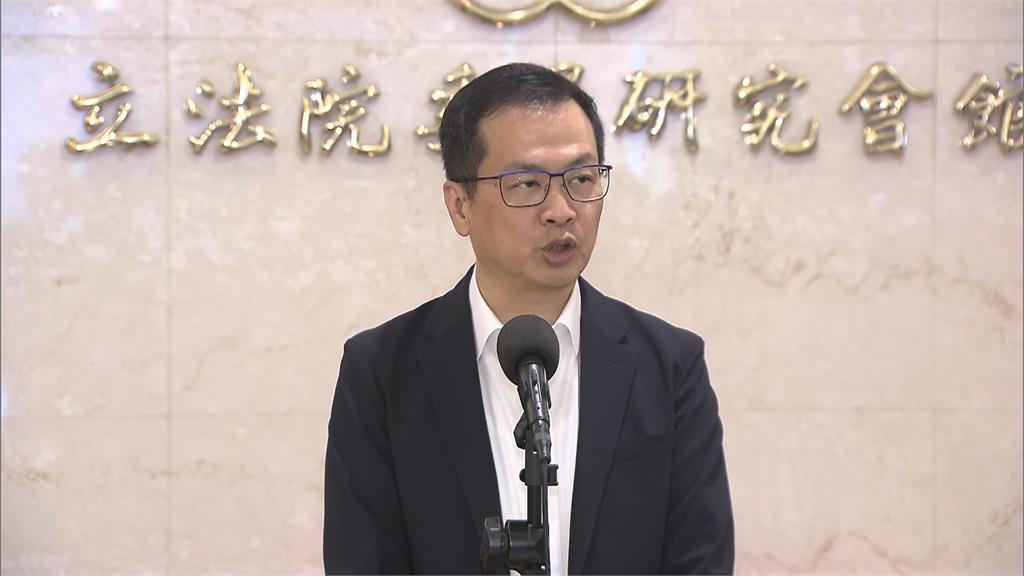 簡舒培質疑政治獻金流入基金會　立委羅智強揚言提告