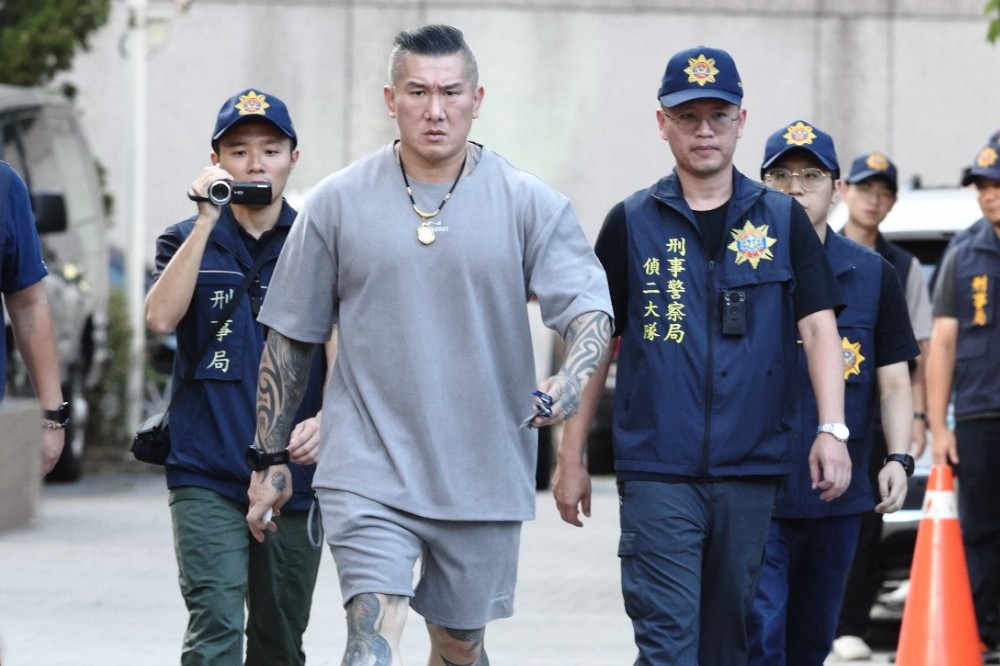 館長疑似拿「中資」幫宣傳　王浩宇曝調查局要約談了