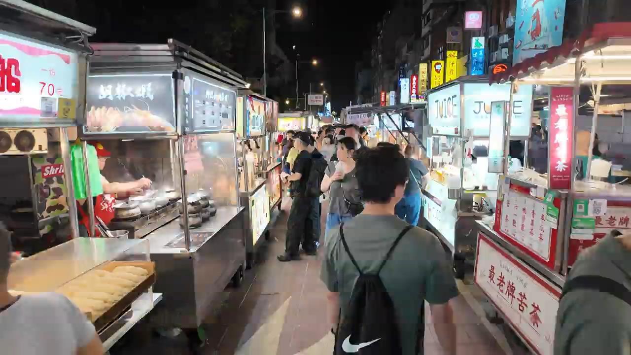 小吃店「看到1裝備」直接坐下吃！老饕集體認證「台灣神店標配」：基本都不雷