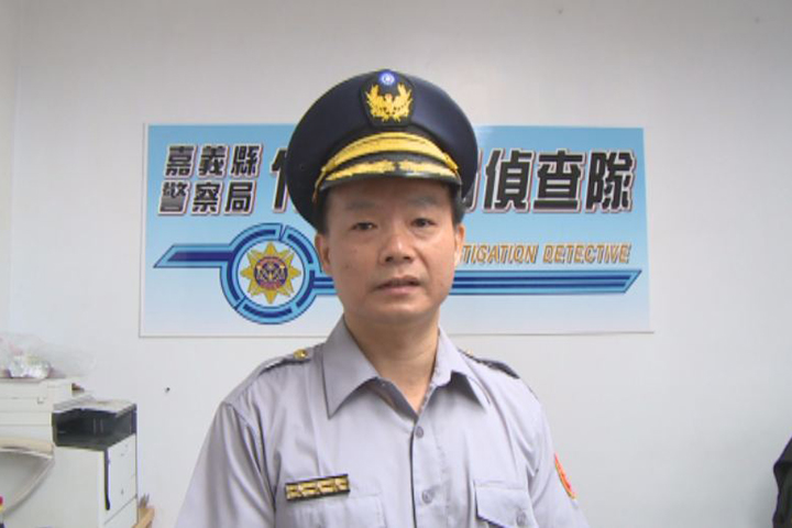 警查緝賭場  轎車擋路長按喇叭通風報信