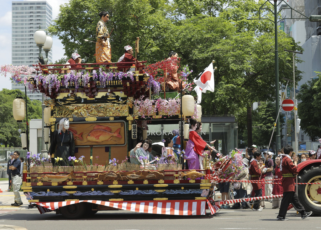 北海道札幌祭重頭戲　華麗神轎山車遊行15公里