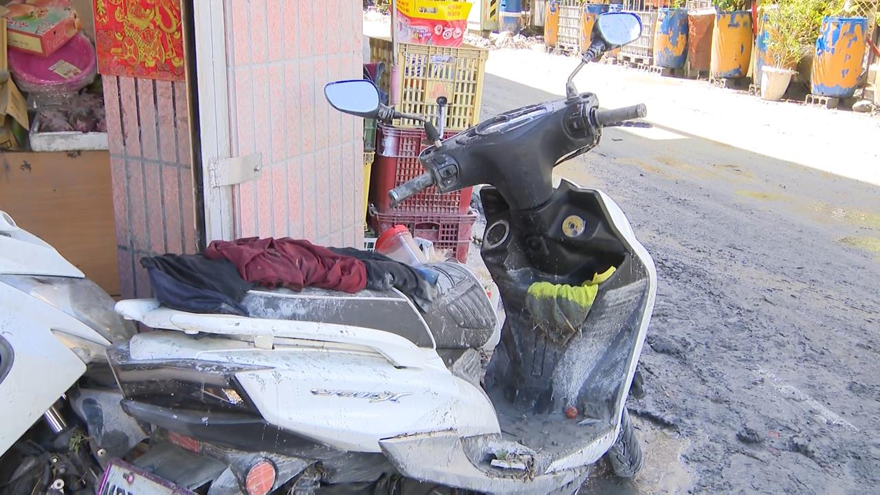 光復鄉小吃店灶台滿泥沙　水果行高級禮盒「全入土」